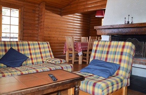 Pyrenees 2000 Ski Chalet | Charming Chalet for 6/7 - Fireplace, Balcony, WiFi, Garage - Bolquère, France