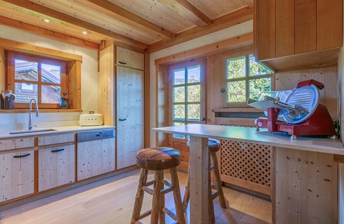 Demi-Quartier Ski Chalet | Charming chalet