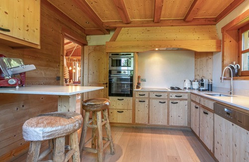 Demi-Quartier Ski Chalet | Charming chalet