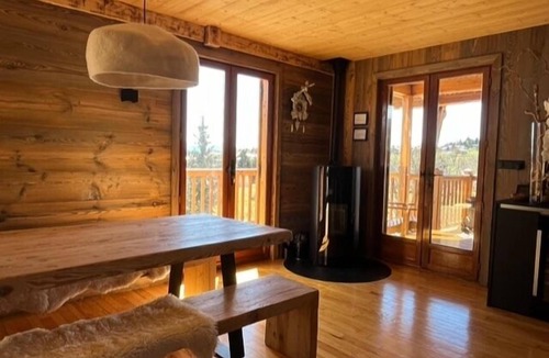 Superbolquere Ski Chalet | Charming Chalet Hiona