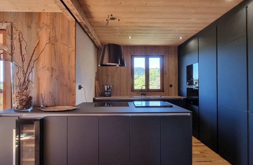 Superbolquere Ski Chalet | Charming Chalet Hiona