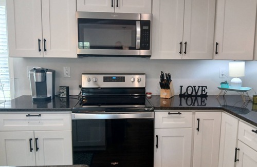 Bowling Green Cabin | Charming Chalet.In Bowling Green