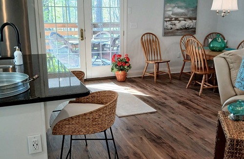 Bowling Green Cabin | Charming Chalet.In Bowling Green