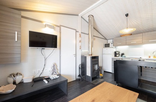 Corcieux Ski Chalet | Charming Chalet “Le Sotré” with Private Terrace, Garden, and Wi-Fi