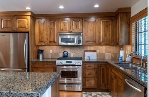 Tamarack Ski Chalet | Charming Chalet on the Golf Course