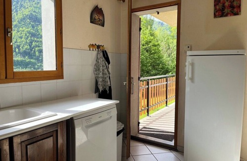 Allemond Ski Chalet | CHARMING CHALET - SLEEPS 6