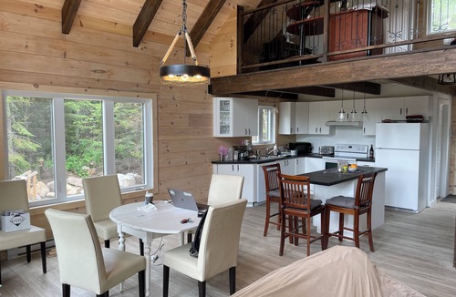 Saint Donat Ski Chalet | Charming chalet with WiFi in Saint-Donat