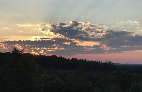 Arvonia House | Charming Chalet with incredible sunrises, and breath taking views...