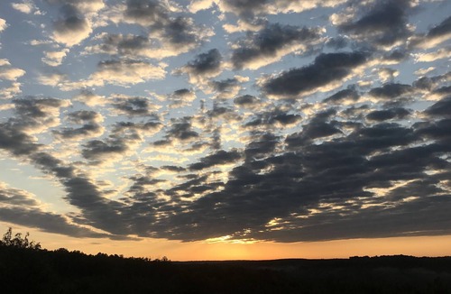 Arvonia House | Charming Chalet with incredible sunrises, and breath taking views...