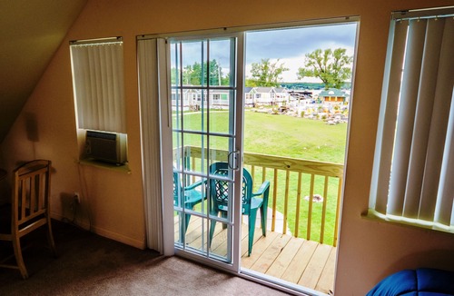 Alexandria Bay Ski Chalet | Charming Chalets at Swan Bay Resort: Your Perfect 1000 Islands Getaway