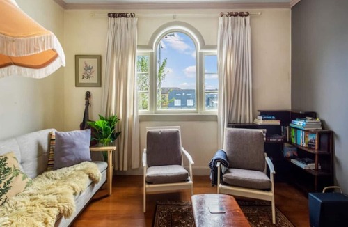 Mount Roskill House | Charming Character Mount Roskill Retreat | Parking