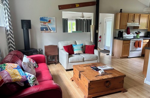 Sauble Beach Cottage | Charming Charal Greenhouse Cottage – Sauble Beach Stay Minutes from Sand & Shops