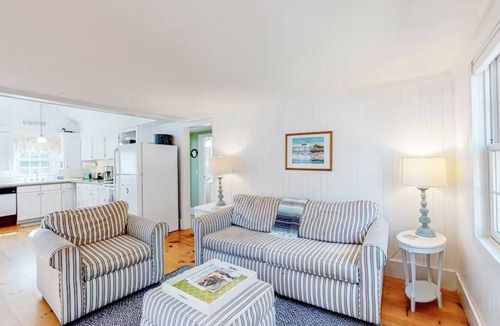 South Chatham House | Charming Chatham Cottage