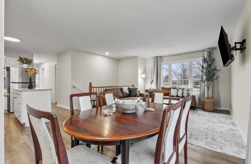 St. Catharines House | Charming Chelsea Suite in St.Catharines