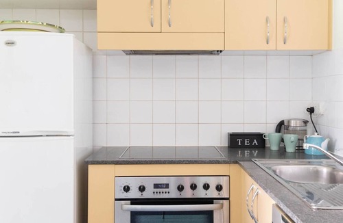 Chippendale Apartment | Charming Chippendale Escape with Rooftop Pool