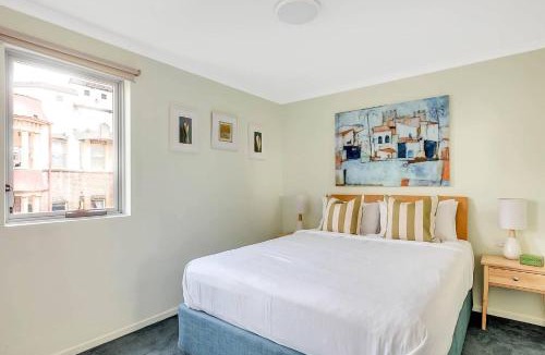 Chippendale Apartment | Charming Chippendale Escape with Rooftop Pool