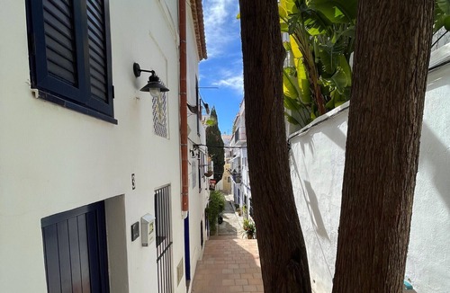 Sitges Town Center Ski Chalet | Charming Cipres Casa in Sitges centre & minutes to beach