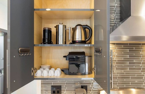 Ballard House | Charming City Gem ~ Rooftop Deck!