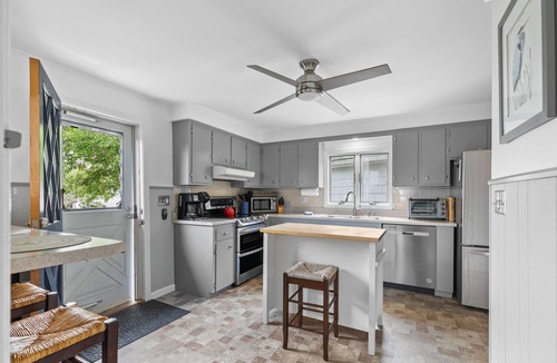 Portsmouth House | Charming, Classic New England waterfront cottage