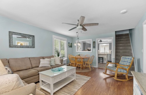 Portsmouth House | Charming, Classic New England waterfront cottage