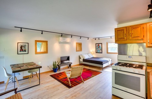 Hollowville Apartment | Charming Claverack Retreat w/Serene Deck!