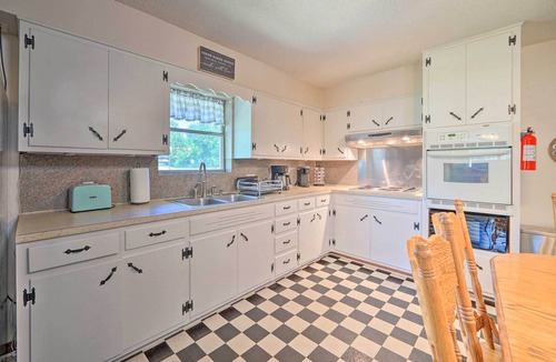 Clayton House | Charming Clayton Home ~ 4 Mi to Sardis Lake!