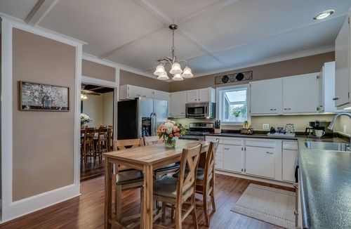 Clayton House | Charming Clayton Village Retreat – Walk to River, Shops & Sunset Views!