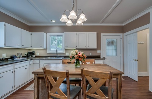 Clayton House | Charming Clayton Village Retreat – Walk to River, Shops & Sunset Views!