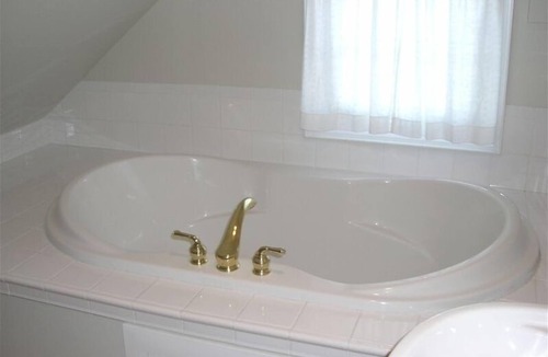 Sea Isle City Cottage | Charming, Clean Cottage by the Sea