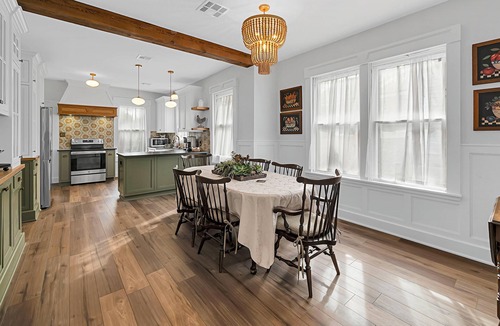 Brookview House | Charming Clementine 2-bedroom midterm house in peaceful Waco- FULLY FURNISHED