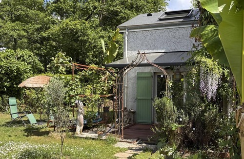 Montlouis-sur-Loire Cottage | Charming cottage with private garden in Loire Valley, Wi-Fi & parking included