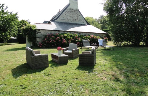 Segre-en-Anjou-Bleu Cottage | Charming Countryside Getaway - Comfort & Luxury