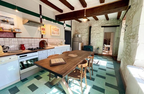 Verneuil-le-Chateau Cottage | Charming cottage in Touraine with fireplace