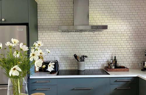 Wakefield-Peacedale House | Charming Coastal Cape walk to town & waterfront