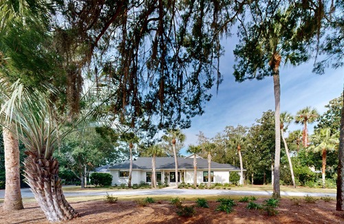 Sea Island Cottage | Charming Coastal Bungalow