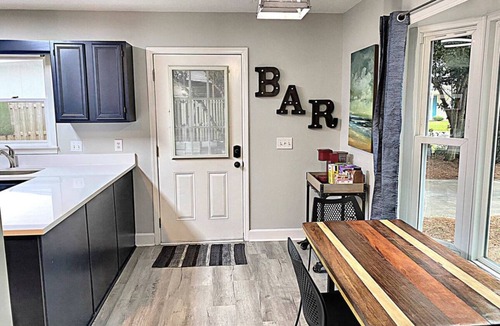 Kings Grant House | Charming Coastal Cottage Near Beach & Downtown