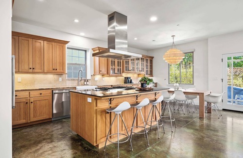Westside Santa Cruz House | Charming Coastal Getaway – 5 Min to Boardwalk!