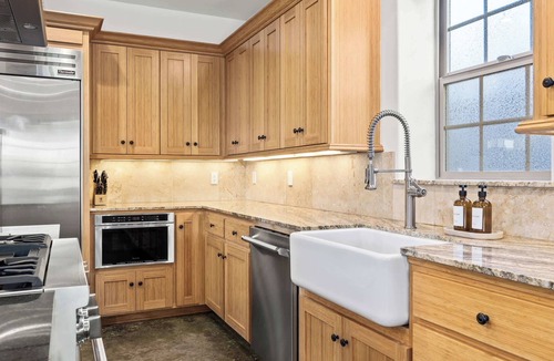 Westside Santa Cruz House | Charming Coastal Getaway – 5 Min to Boardwalk!