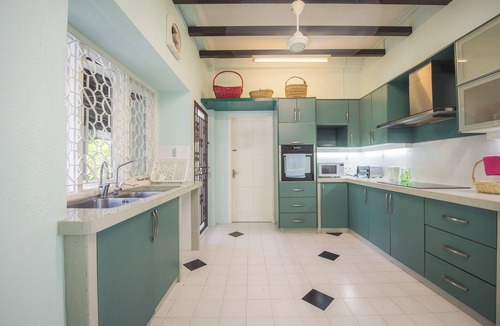 Tanjung Tokong House | Charming colonial bungalow