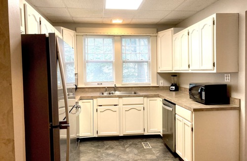 Hutchinson House | Charming Colonial Home with Private Chipping Green