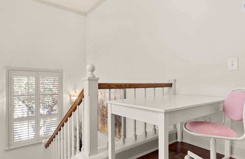 Oak Park - Northwood Villa | Charming Colonial Villa with Sparkling pool