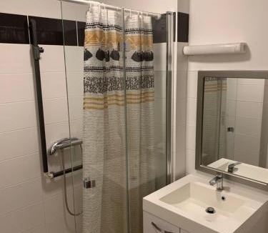 Ronchin Apartment | Charming, comfortable 3-room apartment