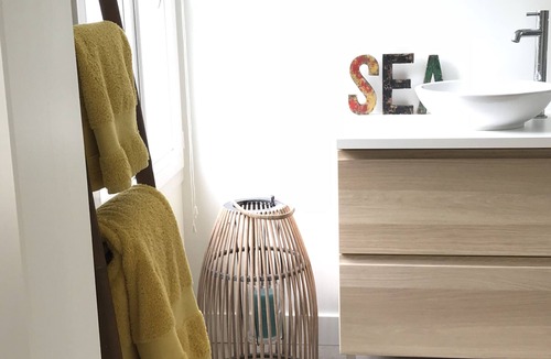 Houlgate House | CHARMING, COMFORTABLE HOUSE - SLEEPS 6 - 100 M FROM BEACH WITH GARDEN