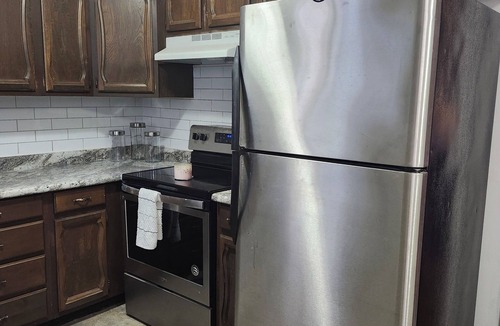 Wichita House | Charming comfortable Mid- term 2-bedroom house with WiFi, Wichita