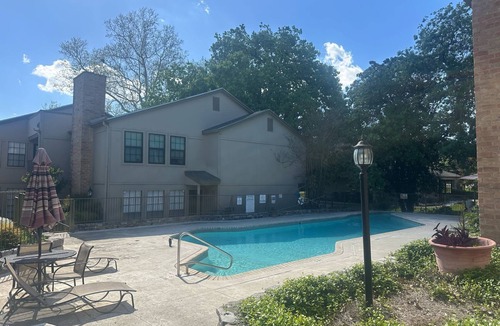 Medical Center District Apartment | Charming, comfy apartment Mirror House. Feel at home for staying at San Antonio