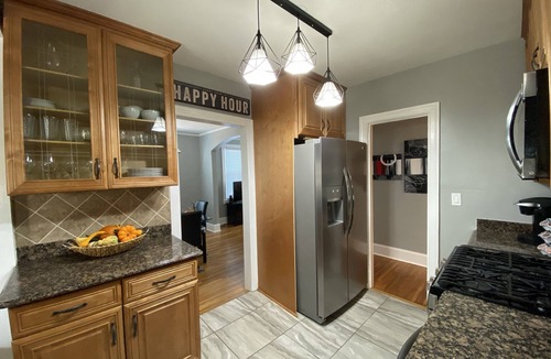Pendleton King House | ★ Charming Comfy Cottage Home with a Modern Flair★