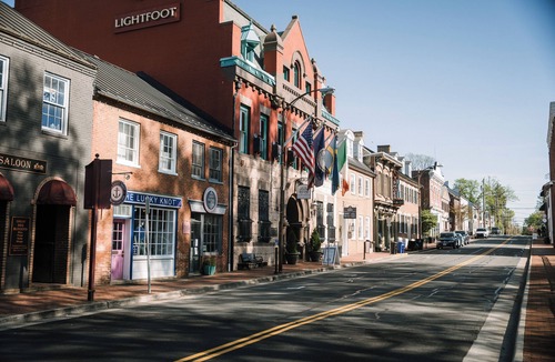 Leesburg's Old and Historic District Apartment | Charming condo in Walkable Downtown Leesburg