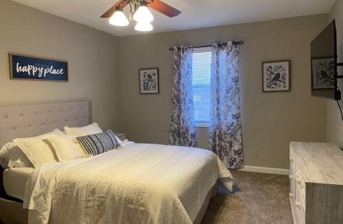 Winston - Salem Apartment | Charming Condo Near WFU and Hospitals, Full Kitchen, Strong WiFi, In-Unit Laundry