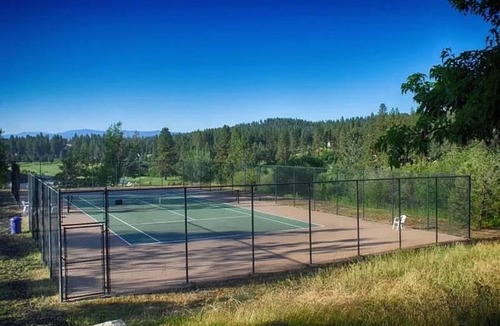 New Meadows Condo | Charming condo on the golf course. 15 min from McCall.