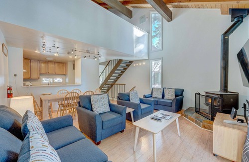 Carnelian Woods Condo | Charming Condo with Shared Hot Tub, Pool, Resort Amenities - Close to Ski & Beach